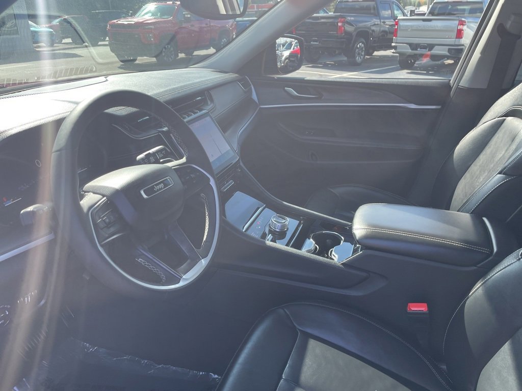 Used 2023 Jeep Grand Cherokee Limited image 6