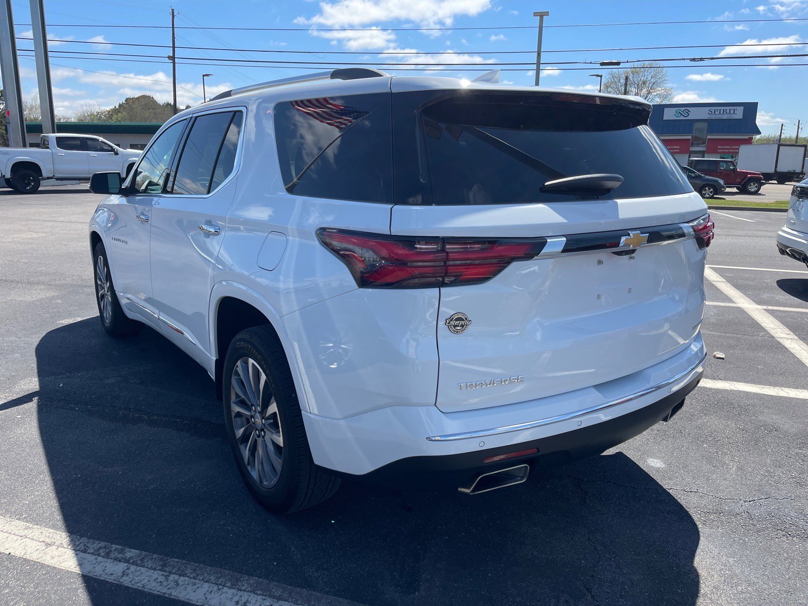Used 2023 Chevrolet Traverse Premier FWD image 12