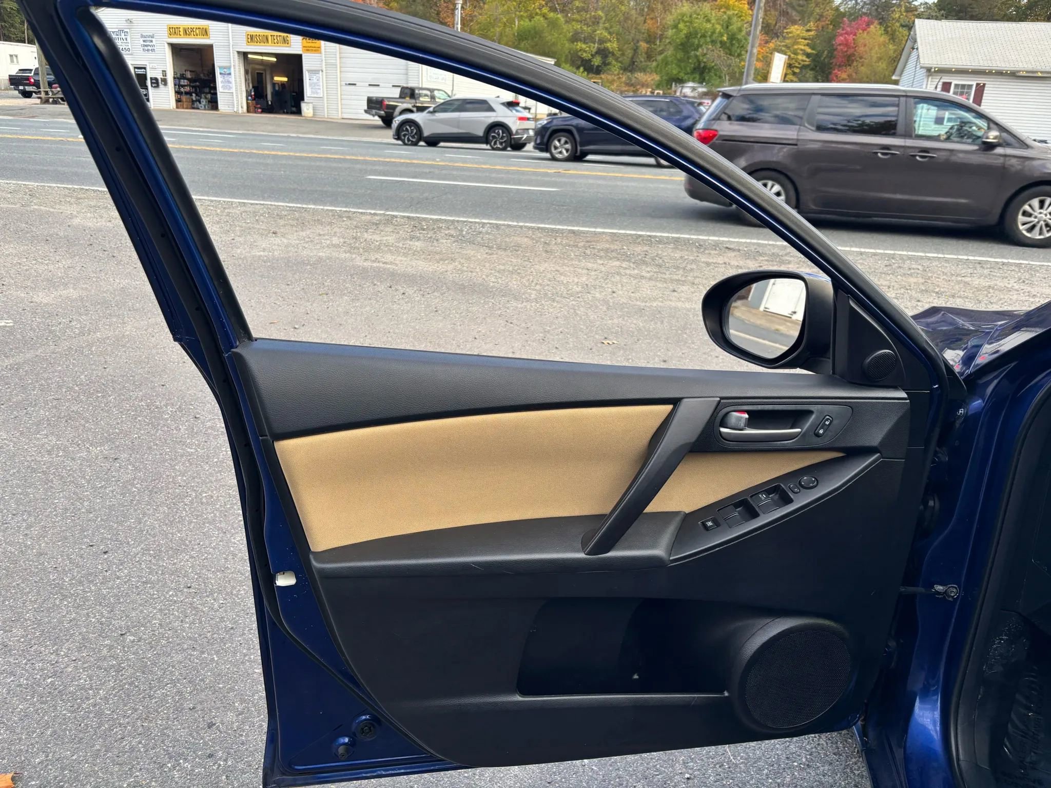 Used 2012 MAZDA MAZDA3 i Touring image 18