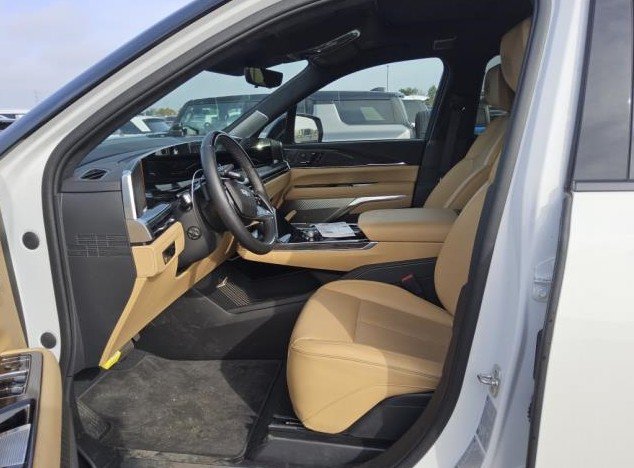Used 2025 Cadillac Escalade IQ Sport 2 AWD/4WD image 2