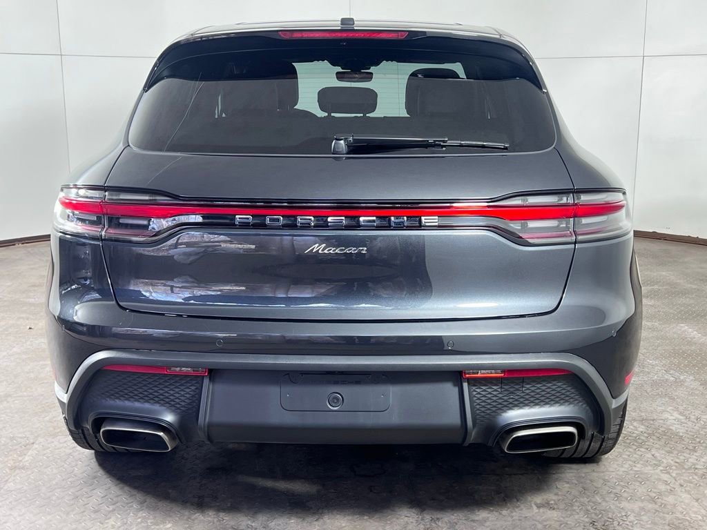 Certified 2025 Porsche Macan image 6