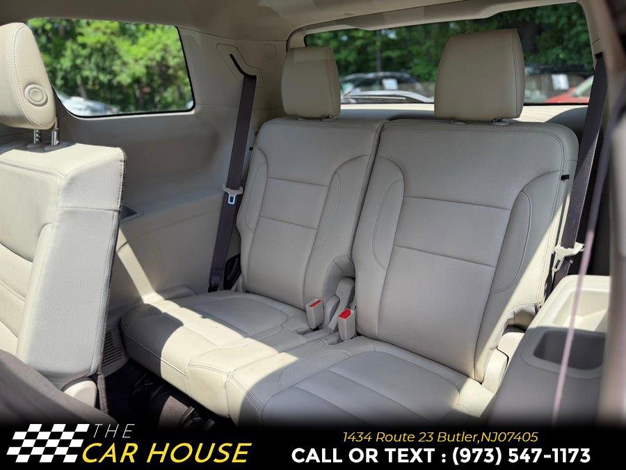 Used 2018 GMC Acadia Denali w/ Technology Package AWD/4WD image 22