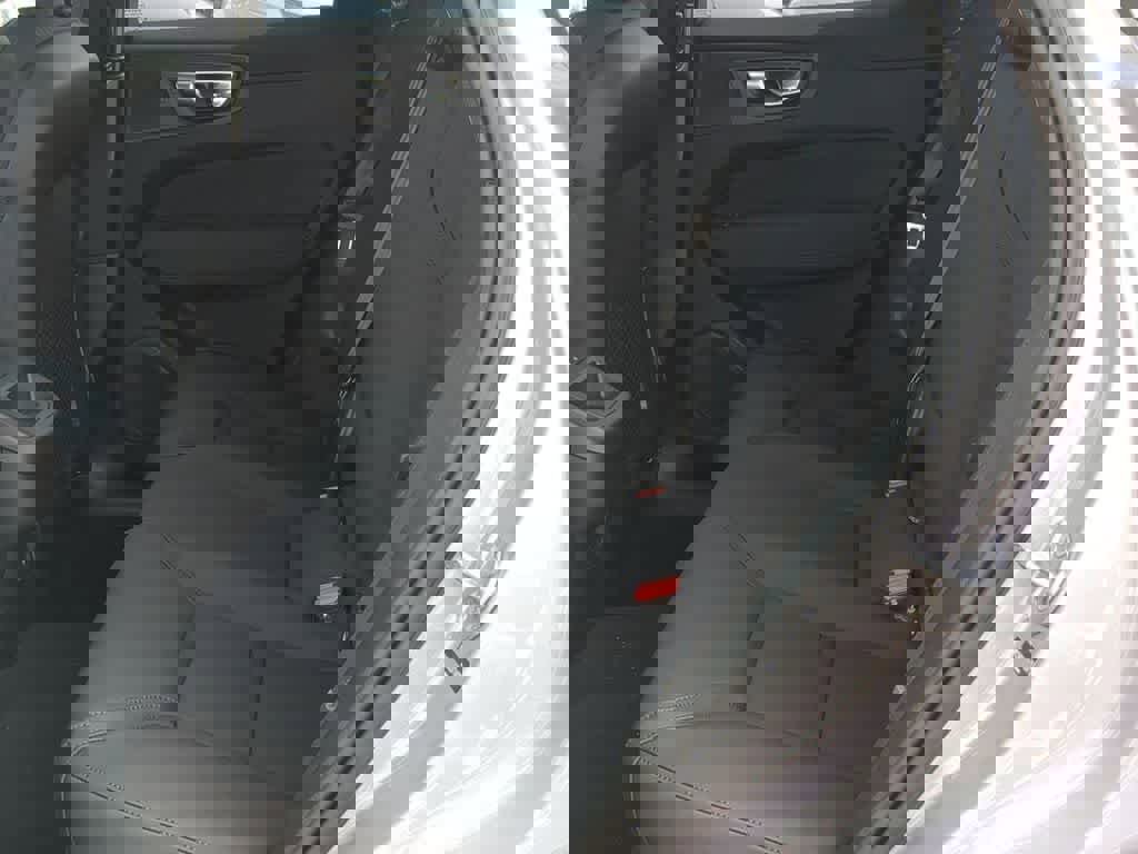 New 2026 Volvo XC60 B5 Plus w/ Protection Package Premier image 18