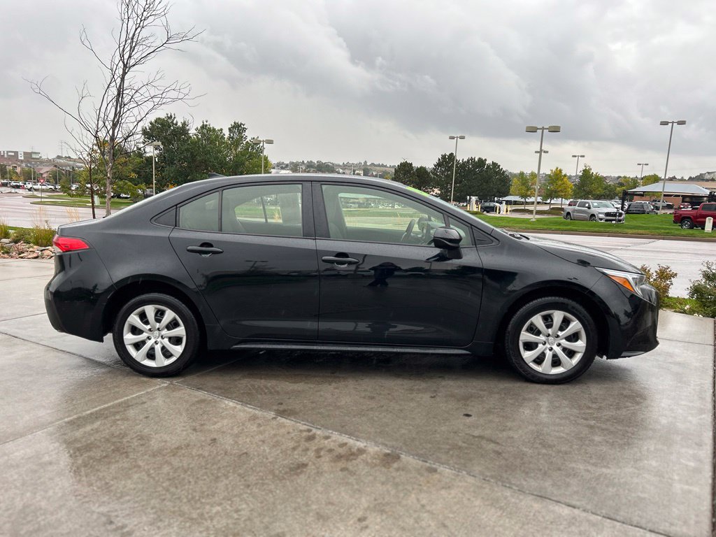 Used 2025 Toyota Corolla LE w/ Carpet Mat Package (TMS) FWD image 9