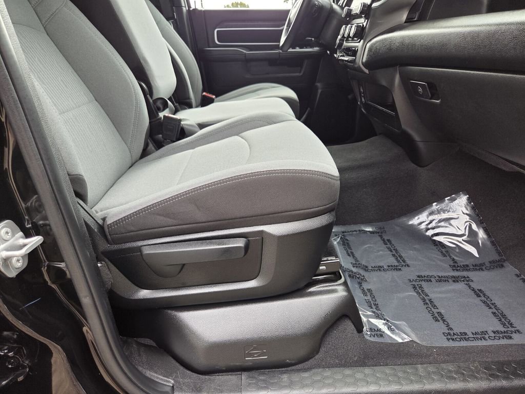 Used 2024 RAM 2500 Big Horn w/ Bed Utility Group image 32