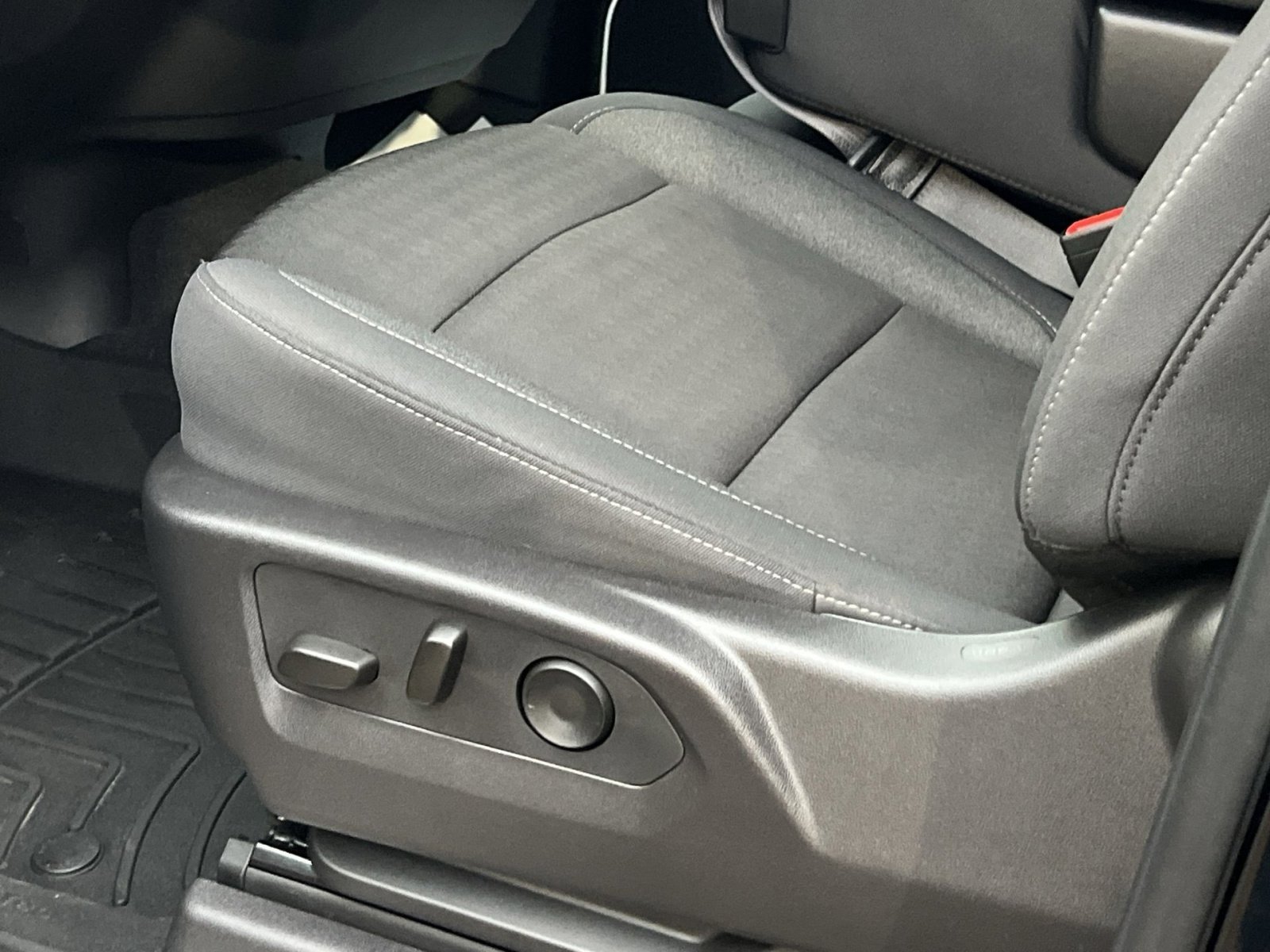 Used 2024 GMC Sierra 1500 Elevation image 13