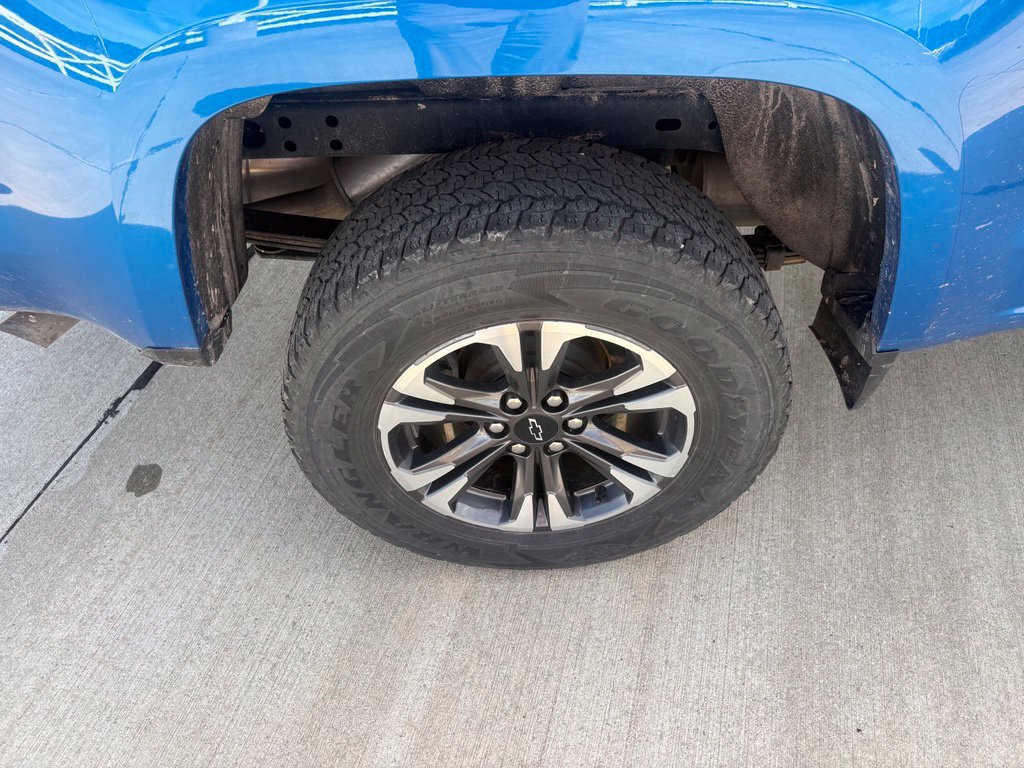 Used 2022 Chevrolet Colorado Z71 w/ Safety Package AWD/4WD image 24