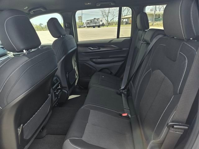 New 2026 Jeep Grand Cherokee Laredo image 25