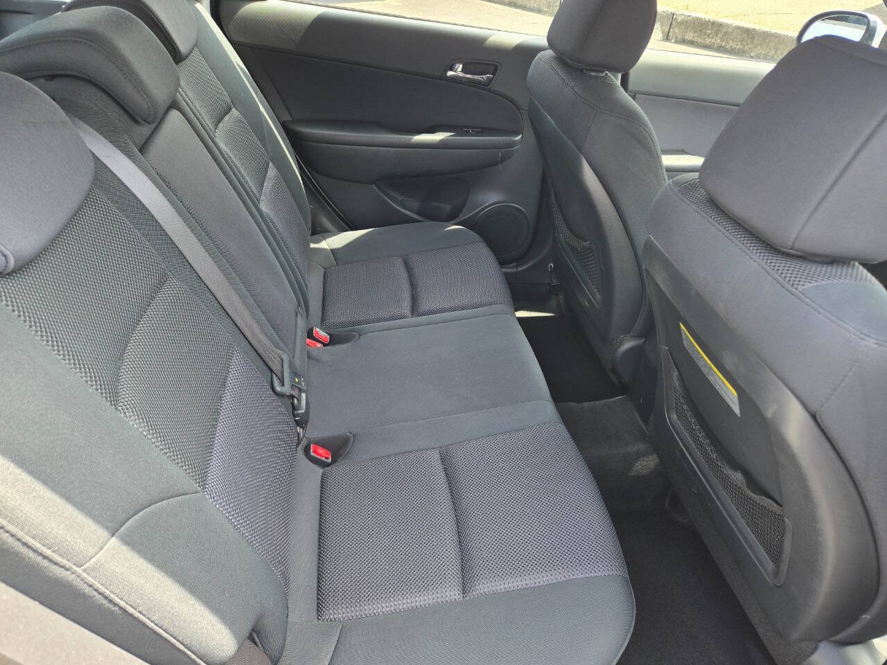 Used 2010 Hyundai Elantra SE FWD image 25
