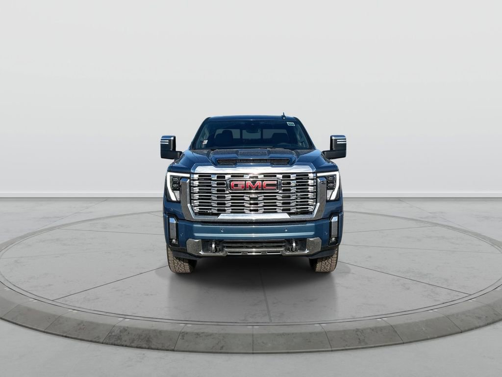 New 2026 GMC Sierra 3500 Denali w/ Denali Reserve Package AWD/4WD image 3