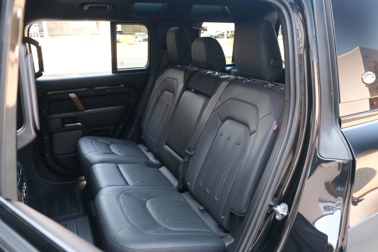 Used 2023 Land Rover Defender 110 X image 26