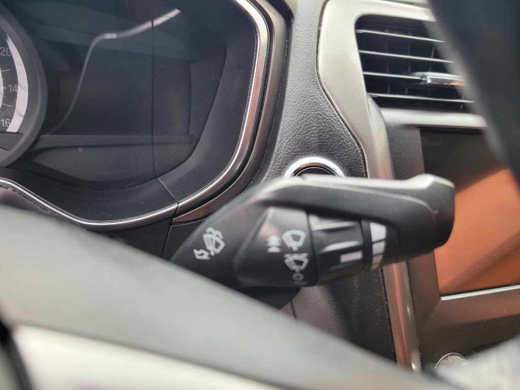 Used 2017 Ford Fusion SE w/ Fusion SE Technology Package image 15