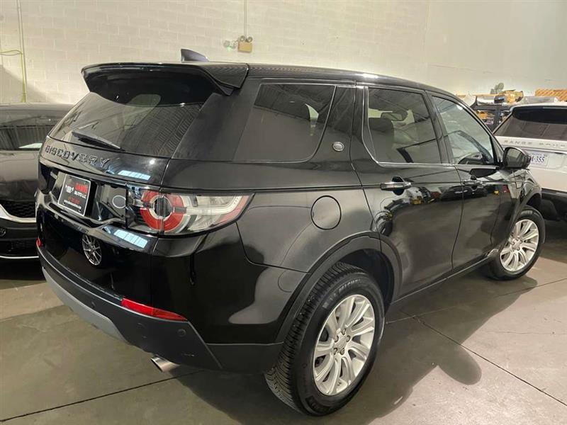 Used 2018 Land Rover Discovery Sport SE image 11