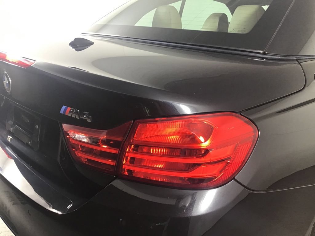Used 2015 BMW M4 Convertible RWD image 16