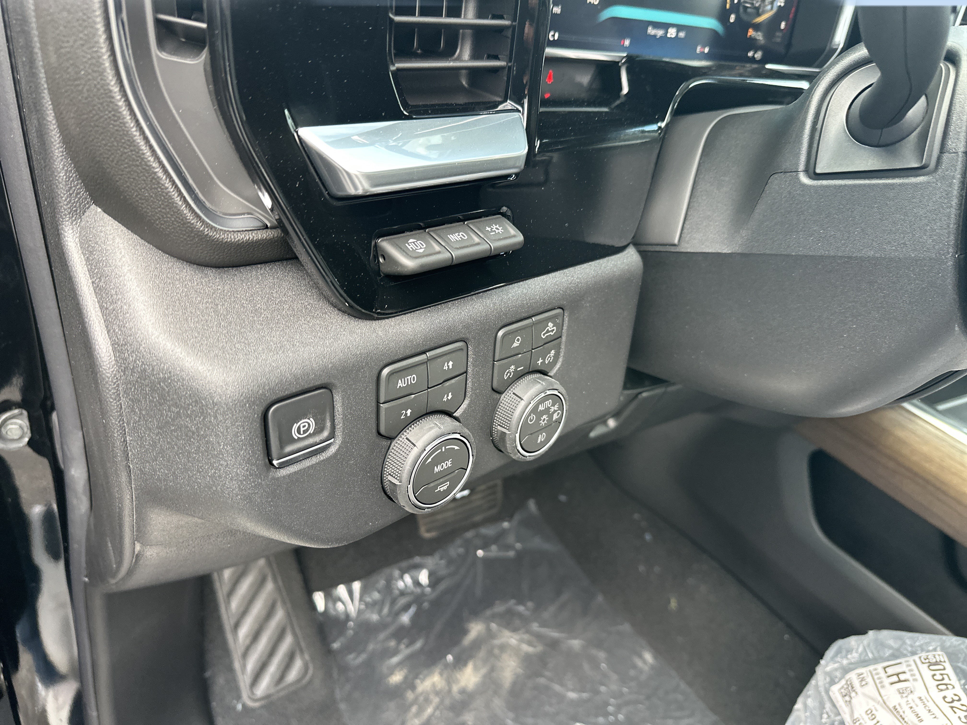 New 2026 Chevrolet Silverado 2500 High Country w/ High Country Premium Package AWD/4WD image 14
