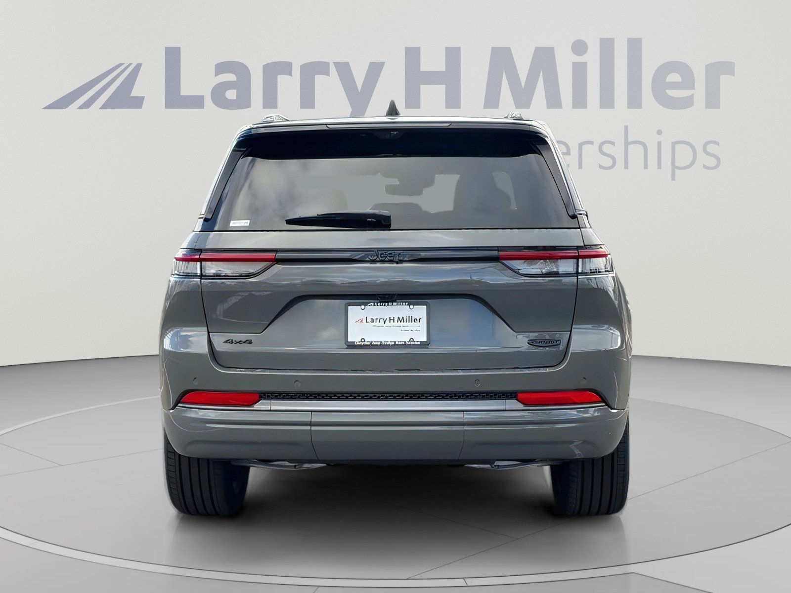 New 2027 Jeep Grand Cherokee Summit AWD/4WD image 4