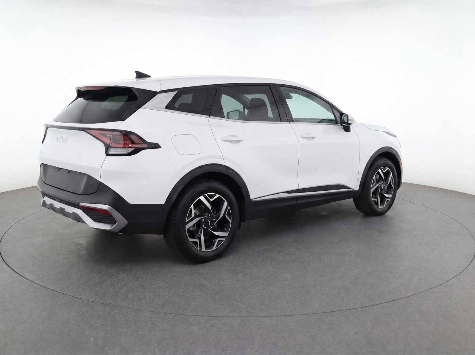 Used 2023 Kia Sportage LX AWD/4WD image 6