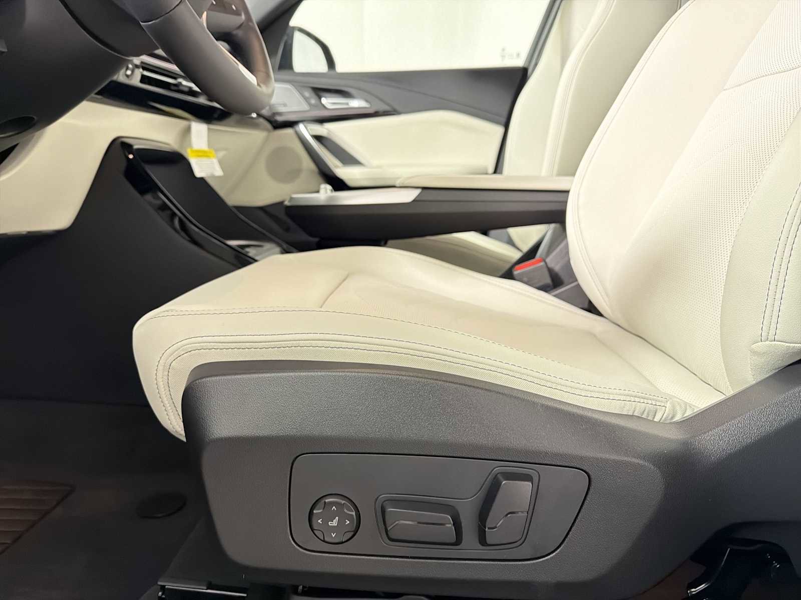 New 2026 BMW X1 xDrive28i w/ Technology Package image 12