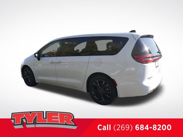 New 2026 Chrysler Pacifica Select FWD image 5