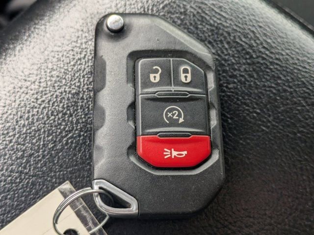 Used 2019 Jeep Wrangler Unlimited Rubicon w/ Dual Top Group image 24
