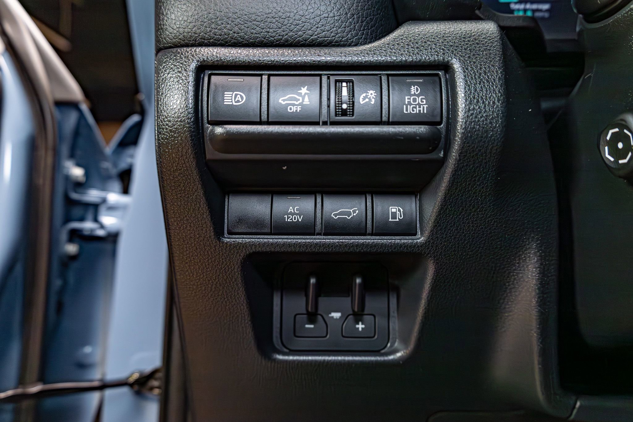 Used 2025 Toyota Land Cruiser w/ Premium Package image 17