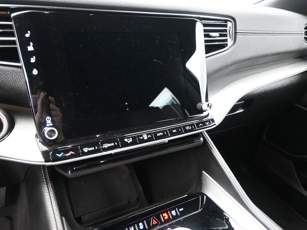 Used 2025 Jeep Wagoneer L Series II w/ 8-pass Seating Package image 8