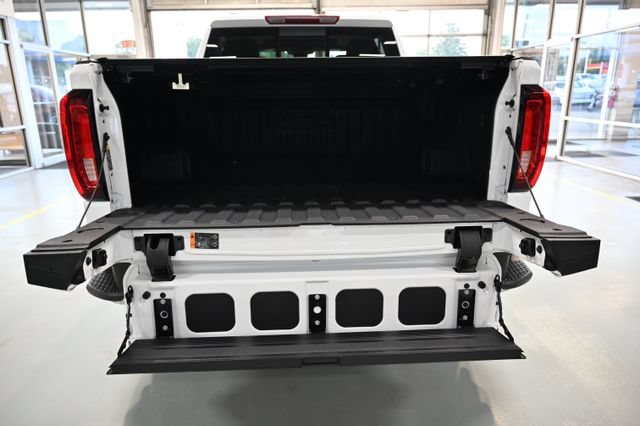 New 2026 GMC Sierra 1500 SLT w/ SLT Premium Plus Package AWD/4WD image 9