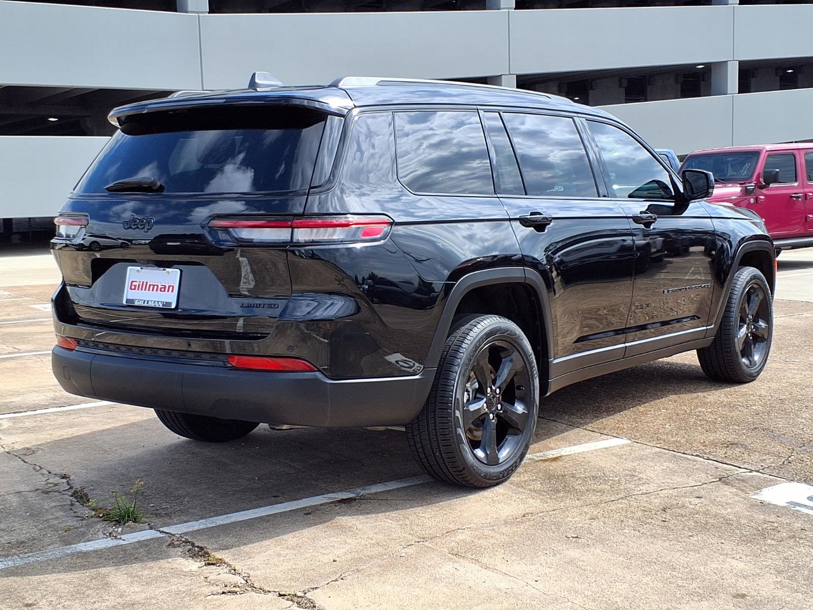 Used 2025 Jeep Grand Cherokee L Limited w/ Black Appearance Package RWD image 28