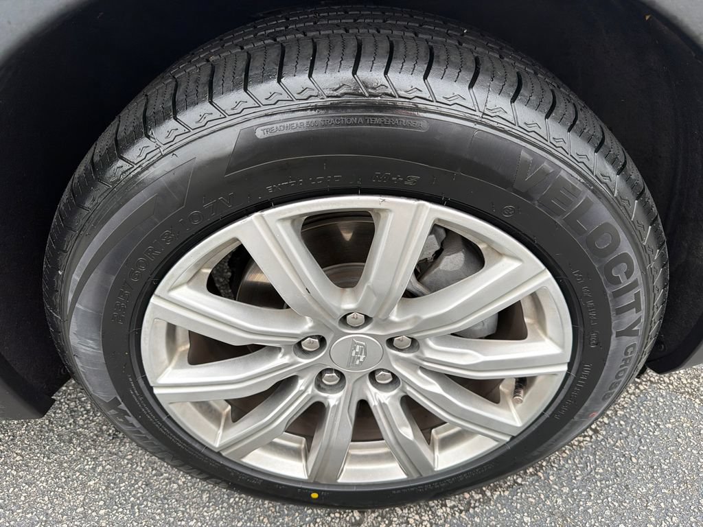 Used 2022 Cadillac XT4 Premium Luxury w/ Safety Alert Package FWD image 12