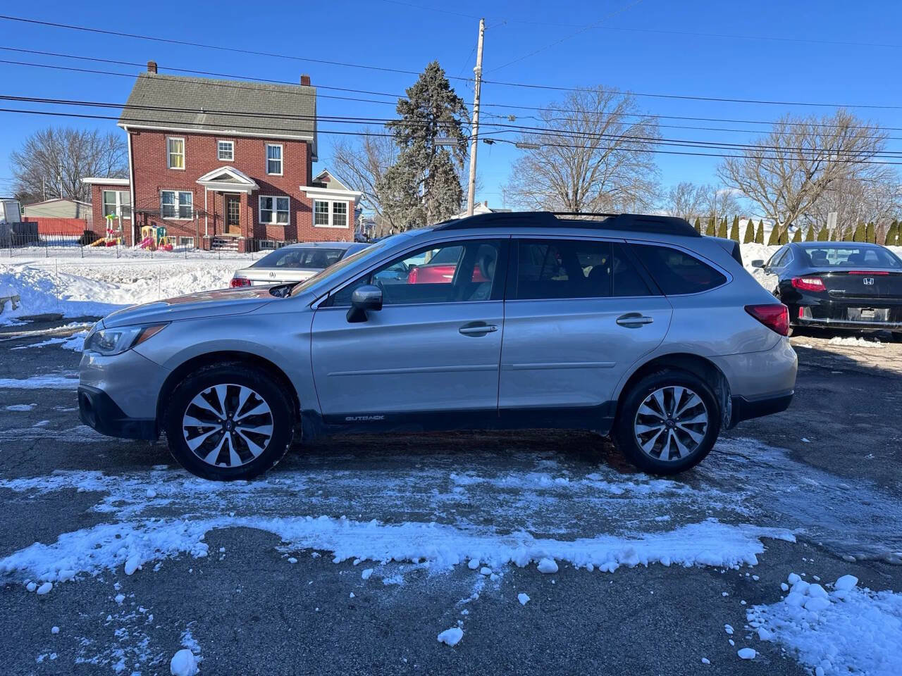Used 2017 Subaru Outback 3.6R Limited image 5