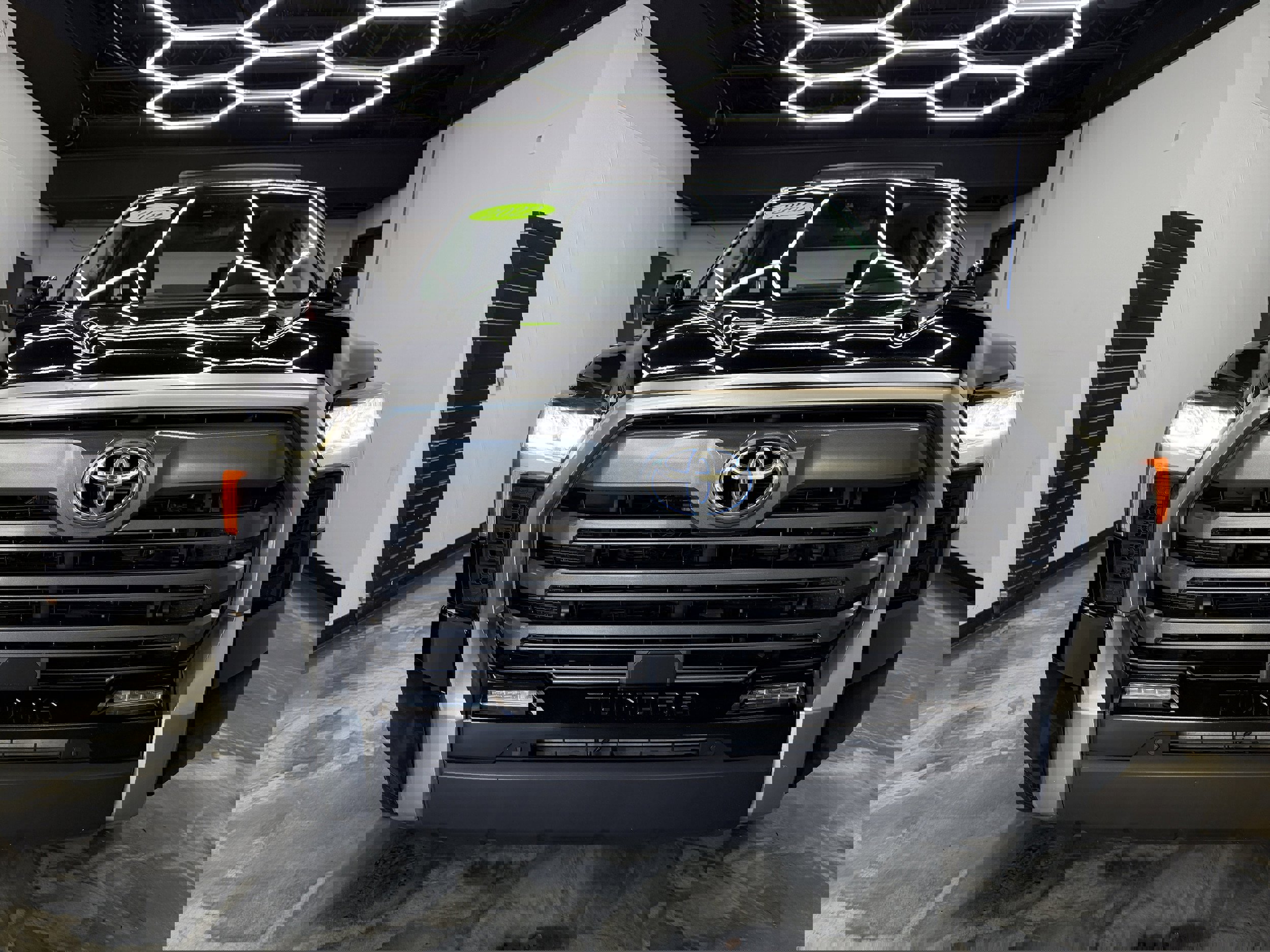 Used 2022 Toyota Tundra Limited image 9