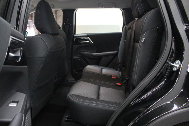 New 2026 Mitsubishi Outlander ES image 24