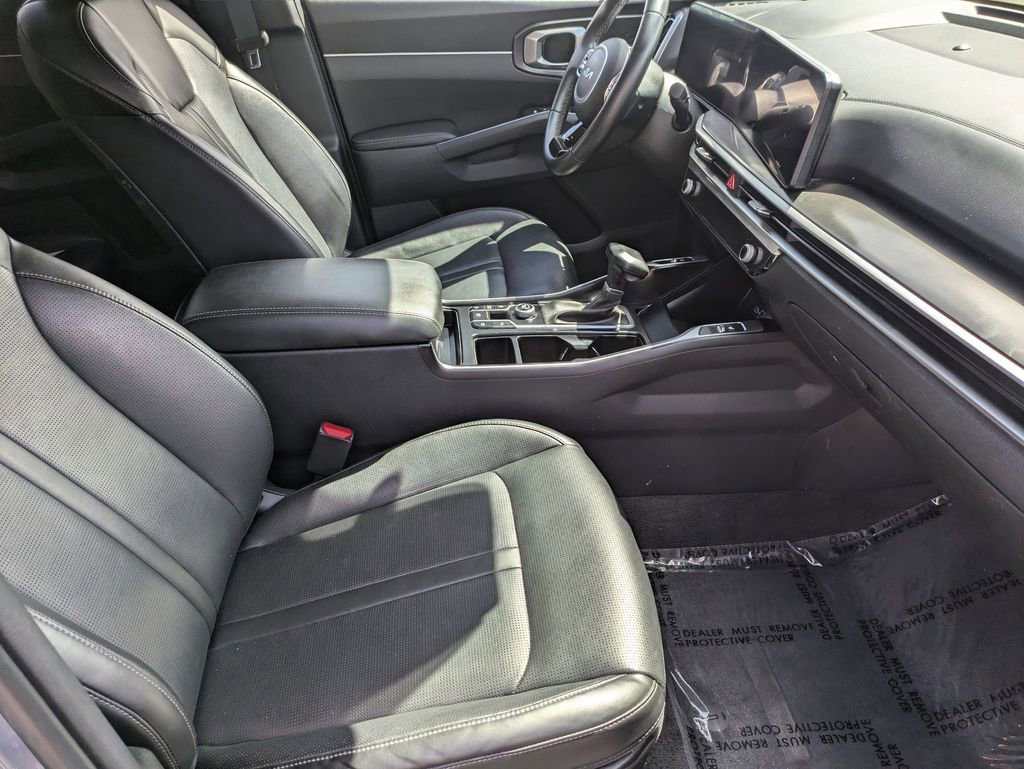 Used 2024 Kia Sorento S image 31