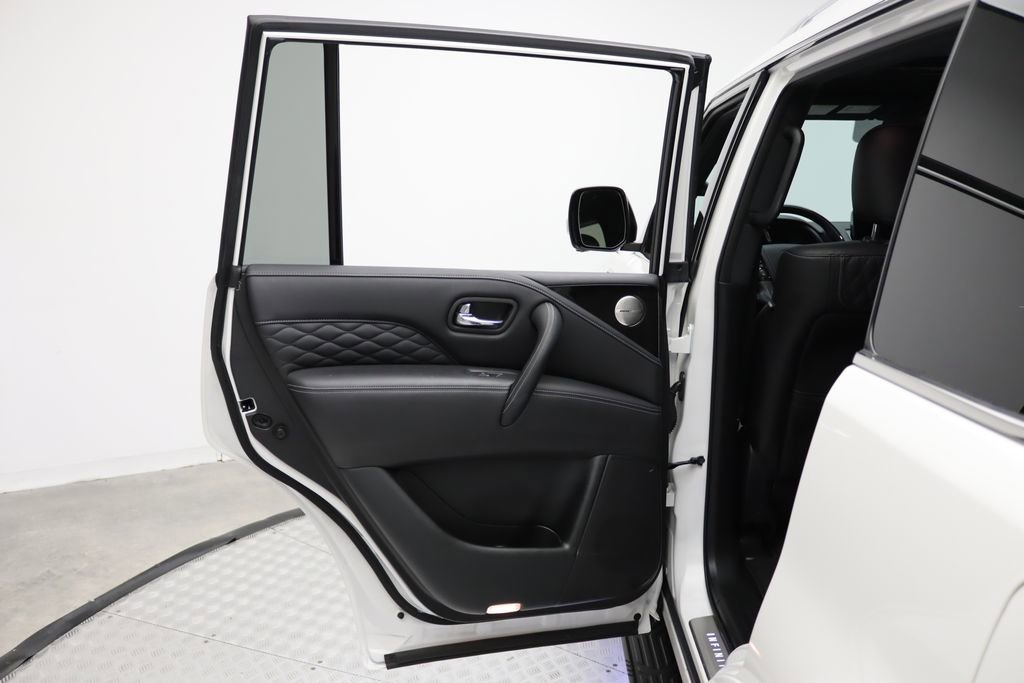 Used 2024 INFINITI QX80 Sensory image 21