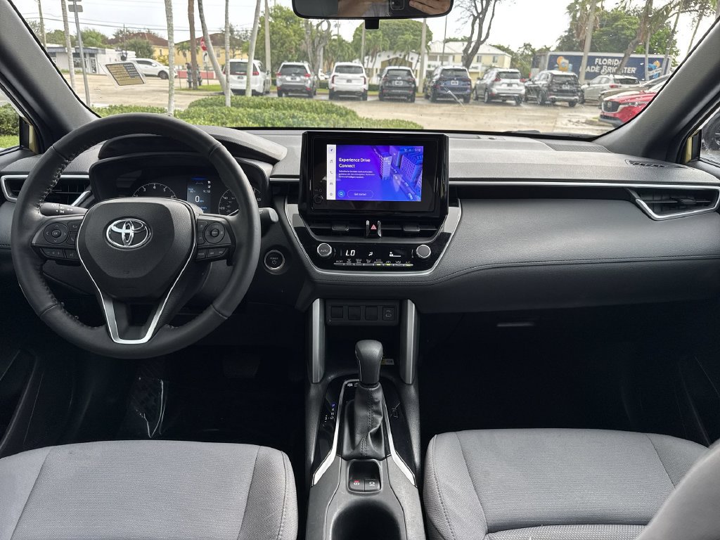 Used 2023 Toyota Corolla Cross AWD Hybrid w/ Moonroof Package image 14