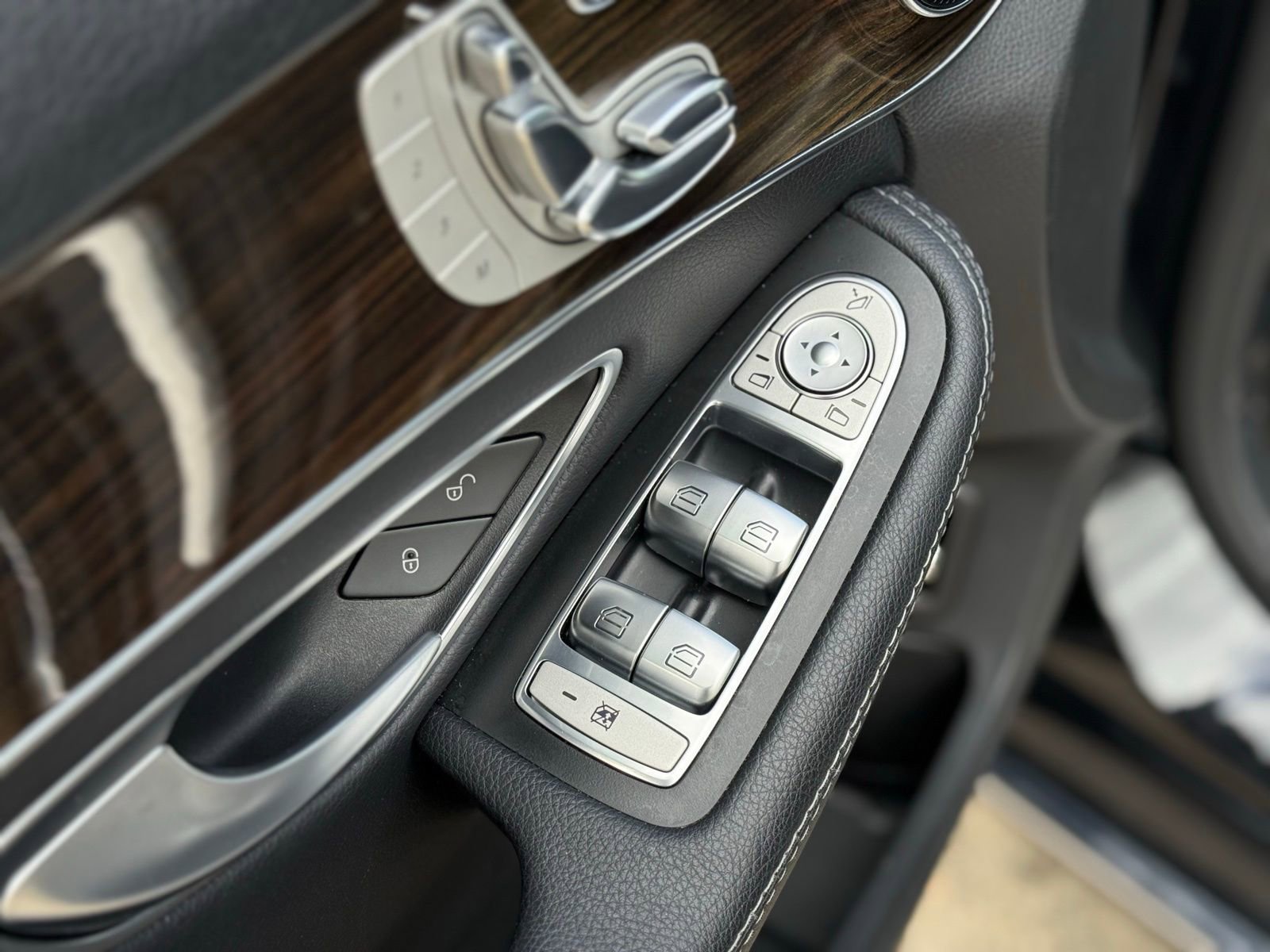 Used 2018 Mercedes-Benz C 300 4MATIC Sedan image 14