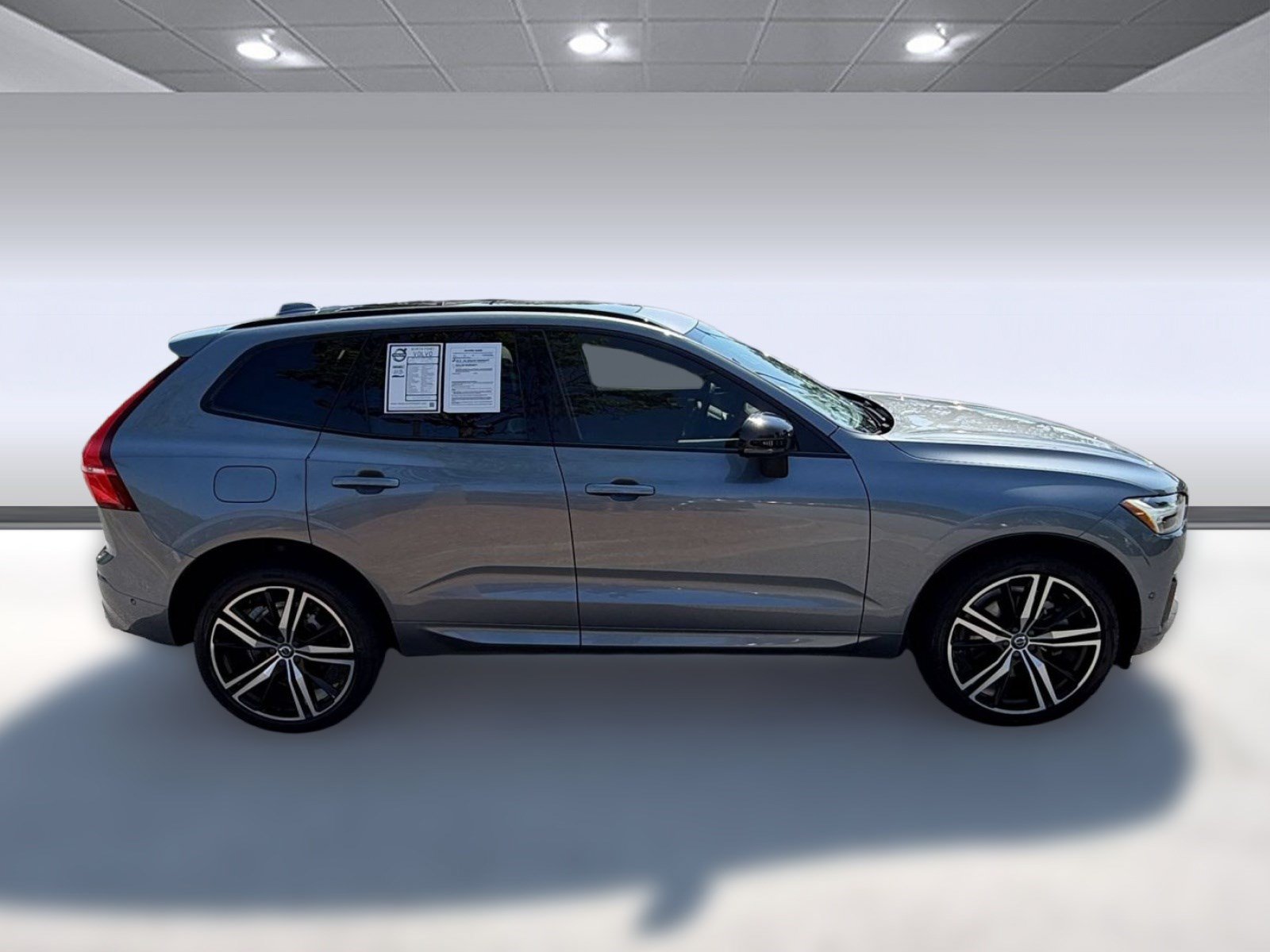 Used 2021 Volvo XC60 T6 R-Design w/ Advanced Package AWD/4WD image 8