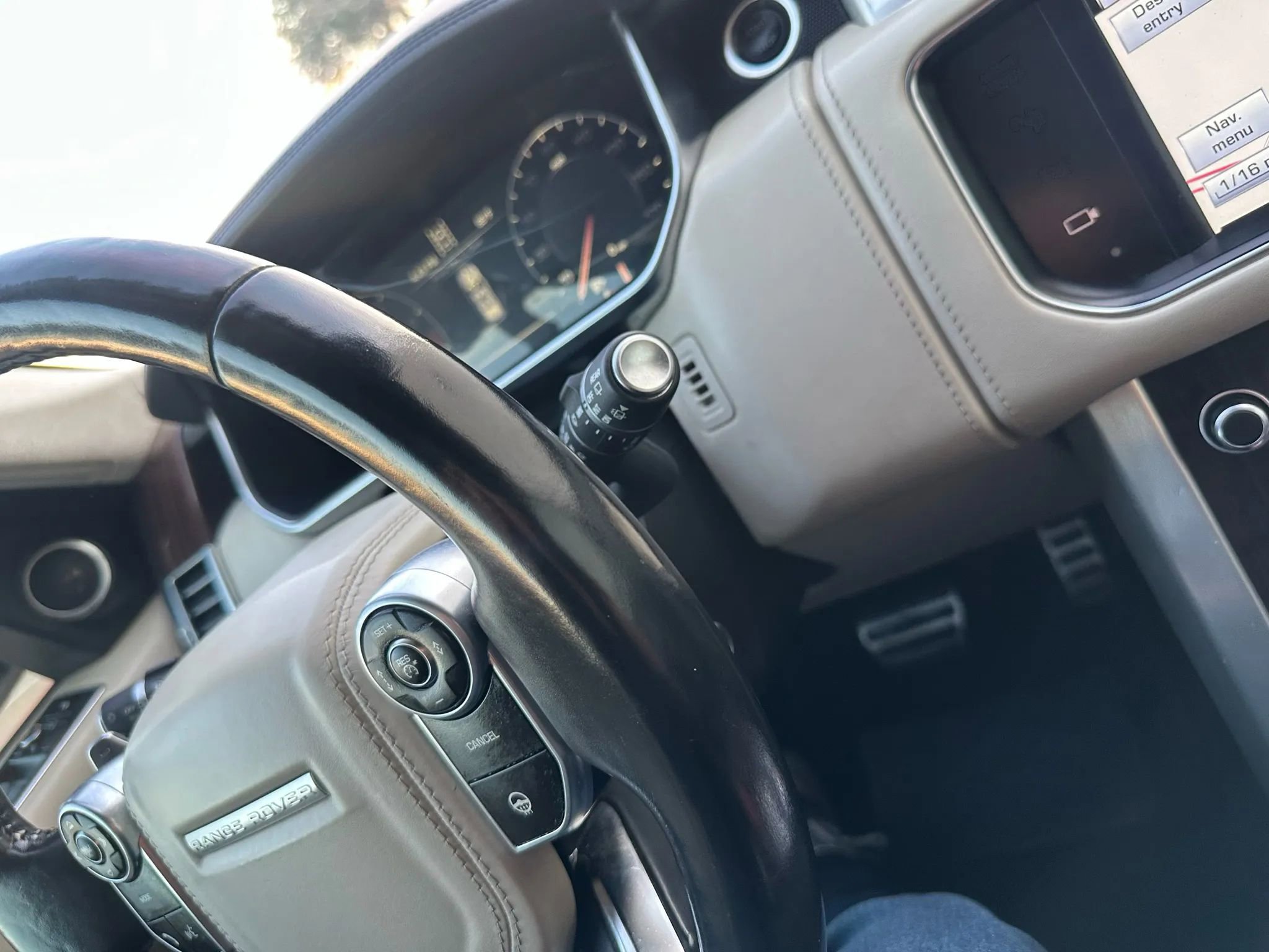 Used 2014 Land Rover Range Rover Long Wheelbase Autobiography image 41