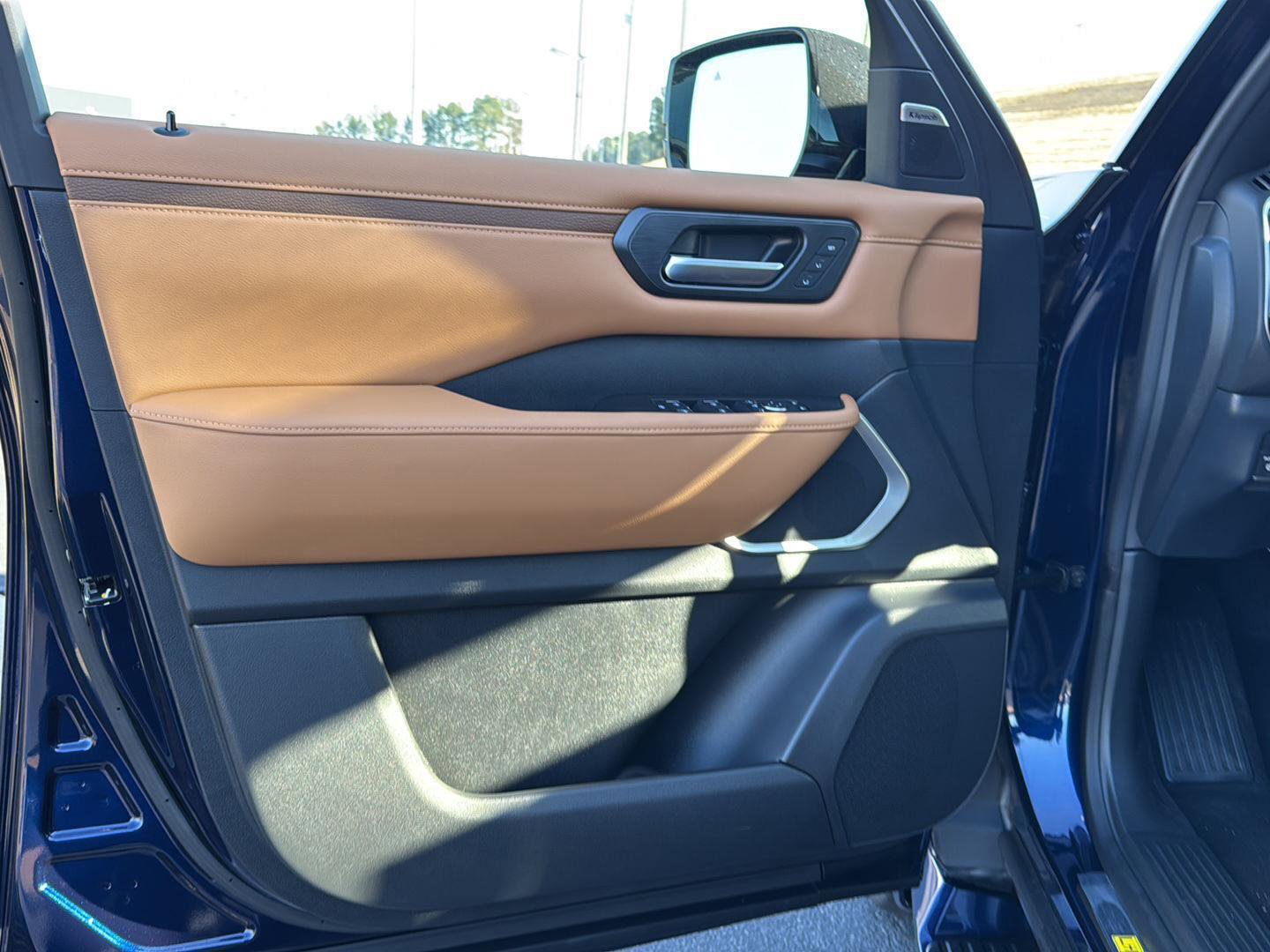 New 2026 Nissan Armada Platinum Reserve image 14