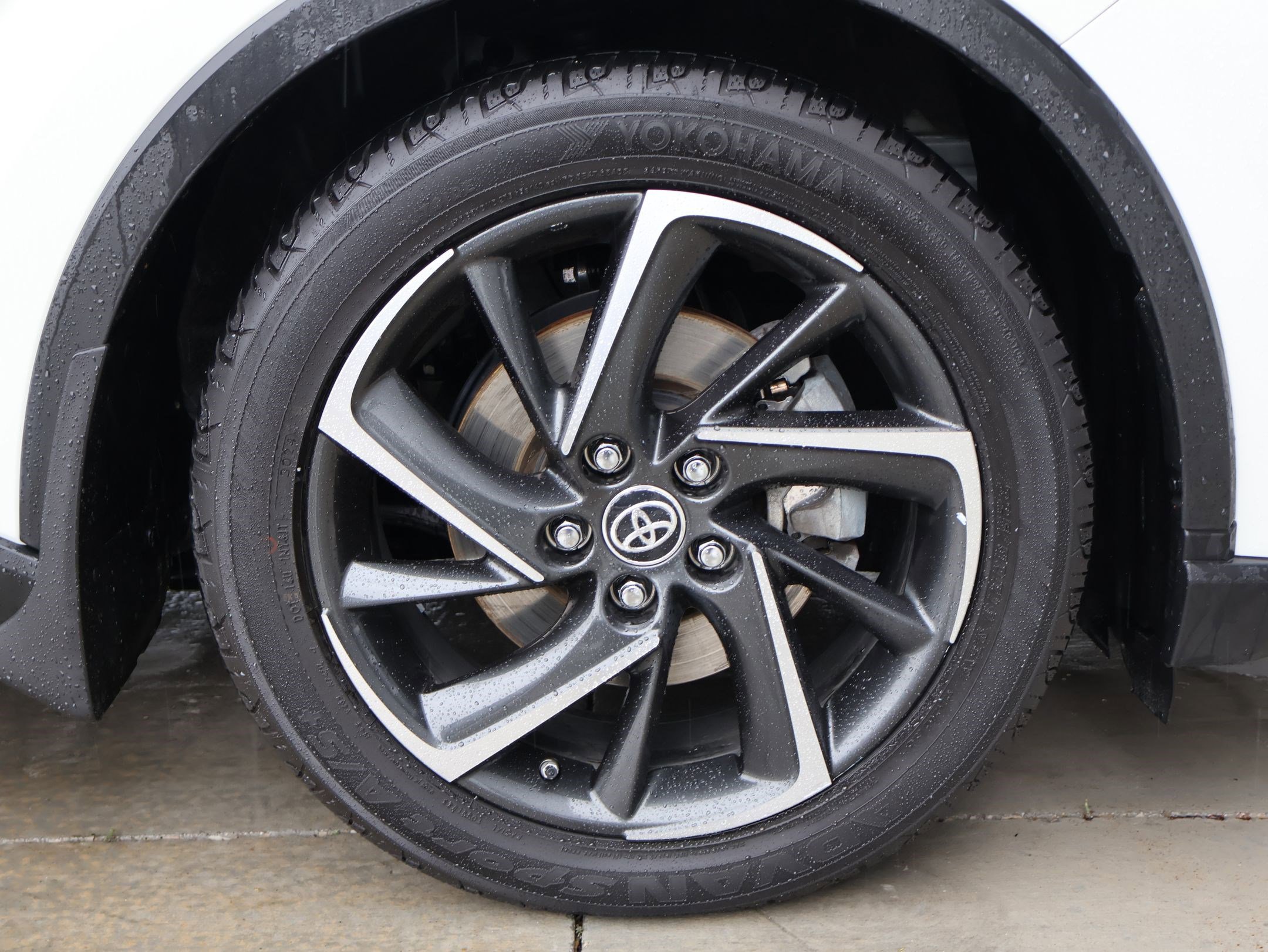 Used 2021 Toyota C-HR Limited image 29