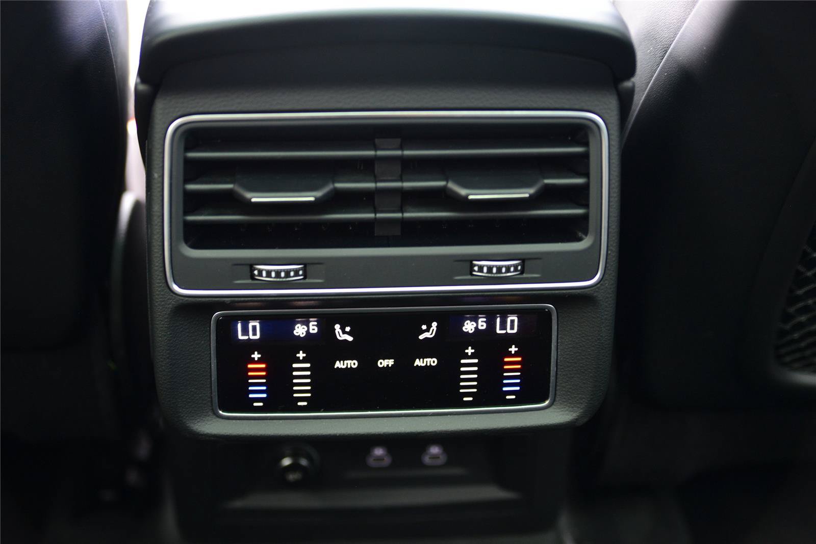 Used 2023 Audi Q8 Premium Plus AWD/4WD image 22