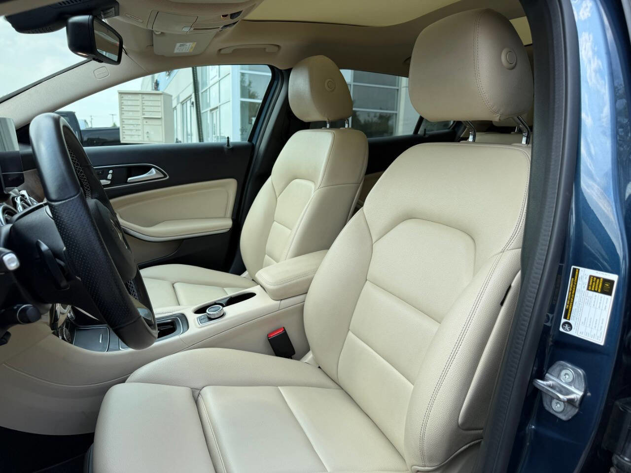 Used 2020 Mercedes-Benz GLA 250 4MATIC image 21