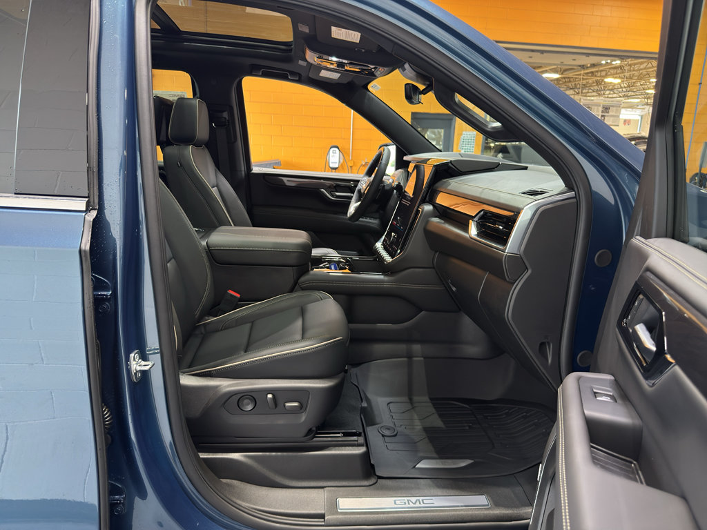 New 2026 GMC Yukon Elevation w/ Elevation Premium Package AWD/4WD image 20