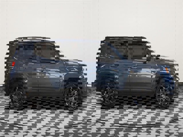 Used 2021 Jeep Renegade Latitude w/ Sun & Sound Group image 2