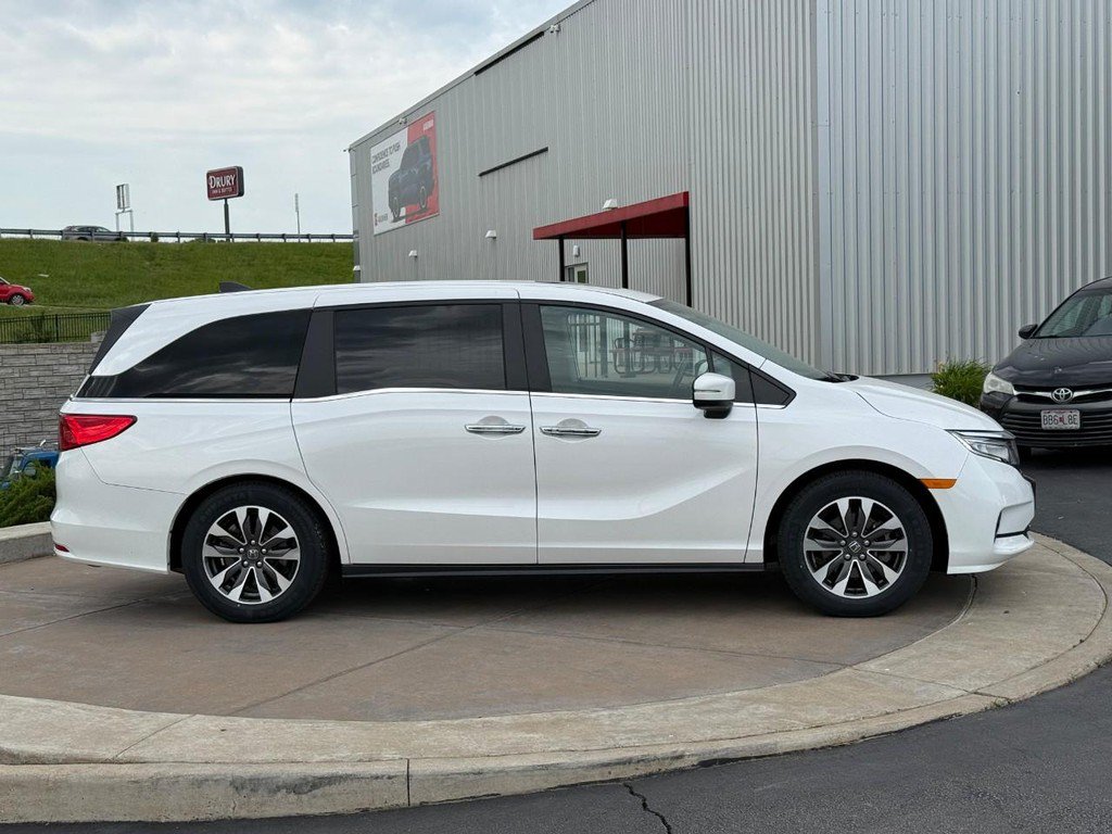 Used 2024 Honda Odyssey EX-L image 2