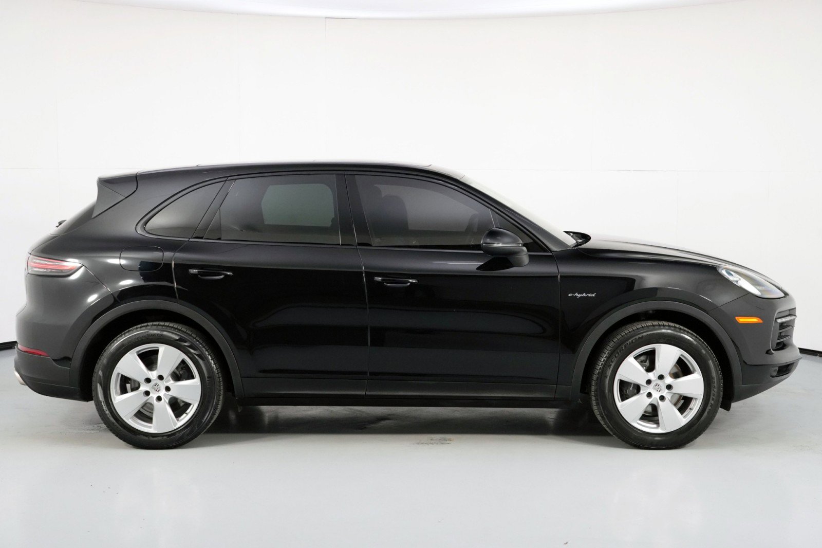 Used 2020 Porsche Cayenne E-Hybrid w/ Premium Package image 53