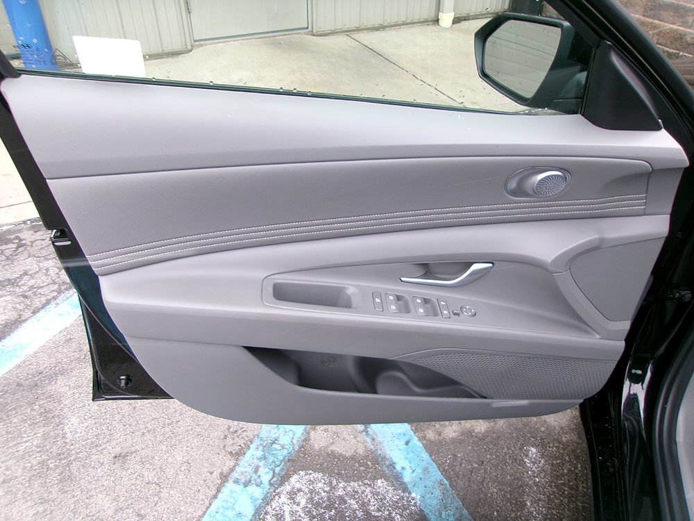 Used 2024 Hyundai Elantra SEL w/ Convenience Package FWD image 15