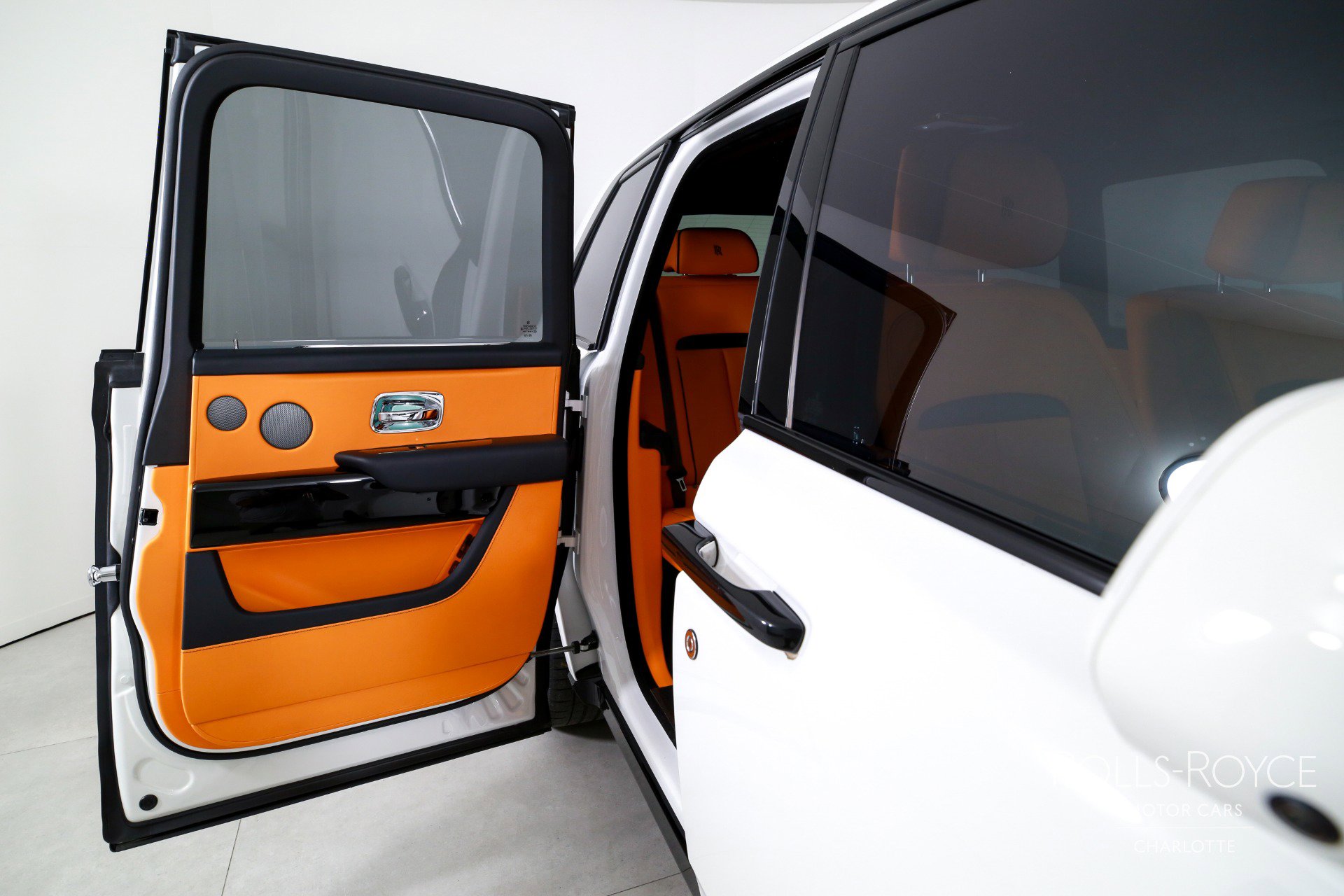 Certified 2025 Rolls-Royce Cullinan image 27