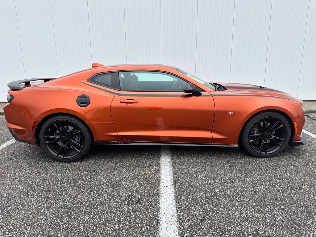 Used 2022 Chevrolet Camaro SS RWD image 9