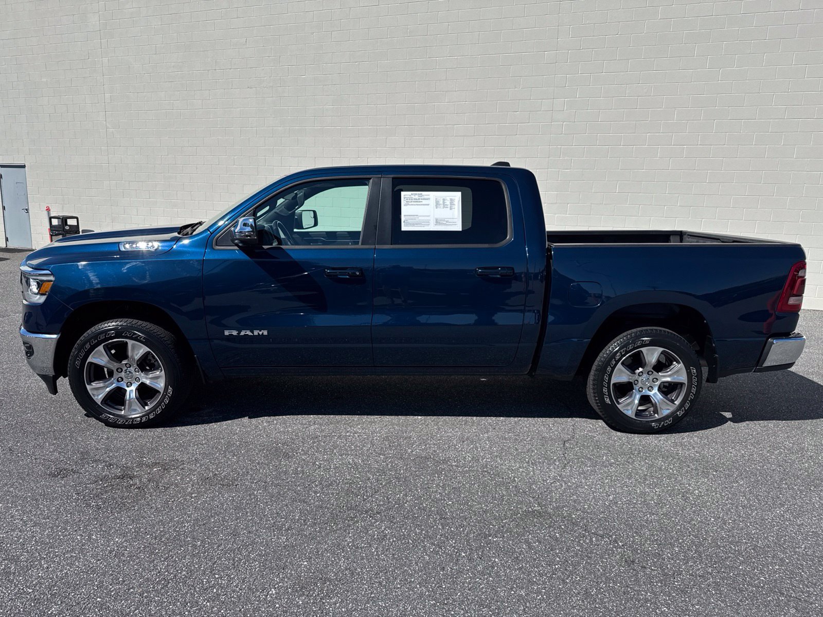 Used 2023 RAM 1500 Laramie AWD/4WD image 4